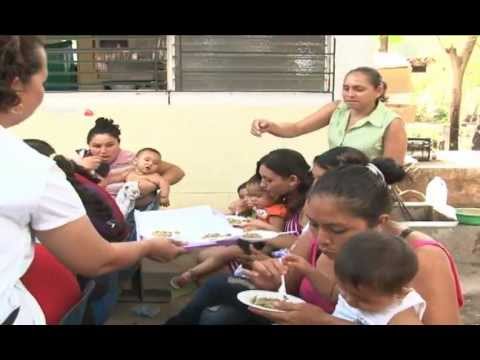 ¿Cómo ha abordado Nayib Bukele la crisis de desnutrición infantil en El Salvador?