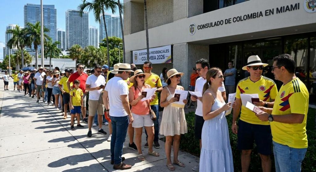 Colombianos en Miami: Votación que Define Futuro Nacional